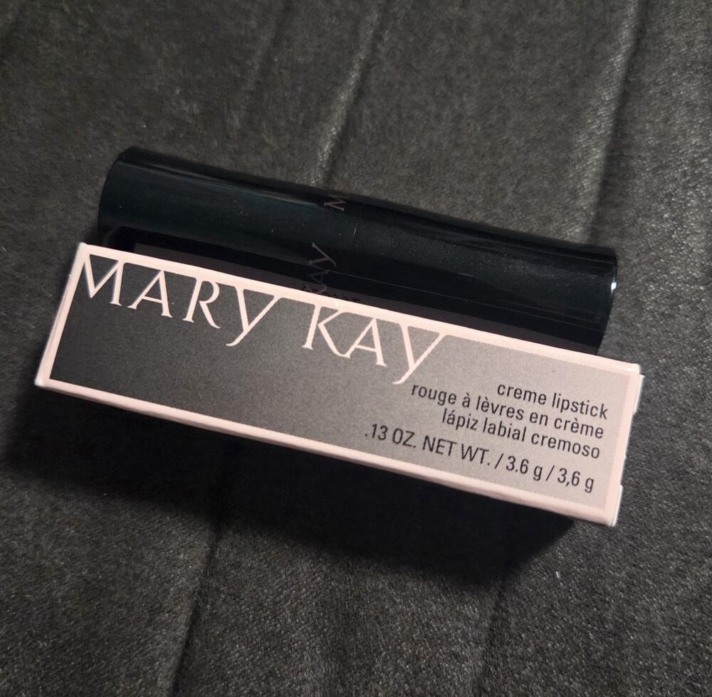 New old Stock In Box Mary Kay Creme Lipstick Fuchsia Full Size 035992